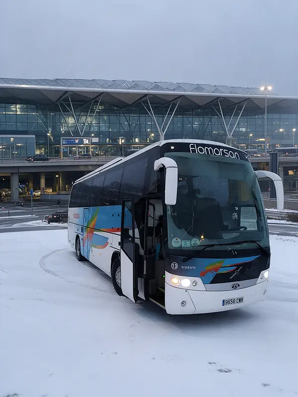 Autocar de Flomarsan en el aeropuerto de Madrid
